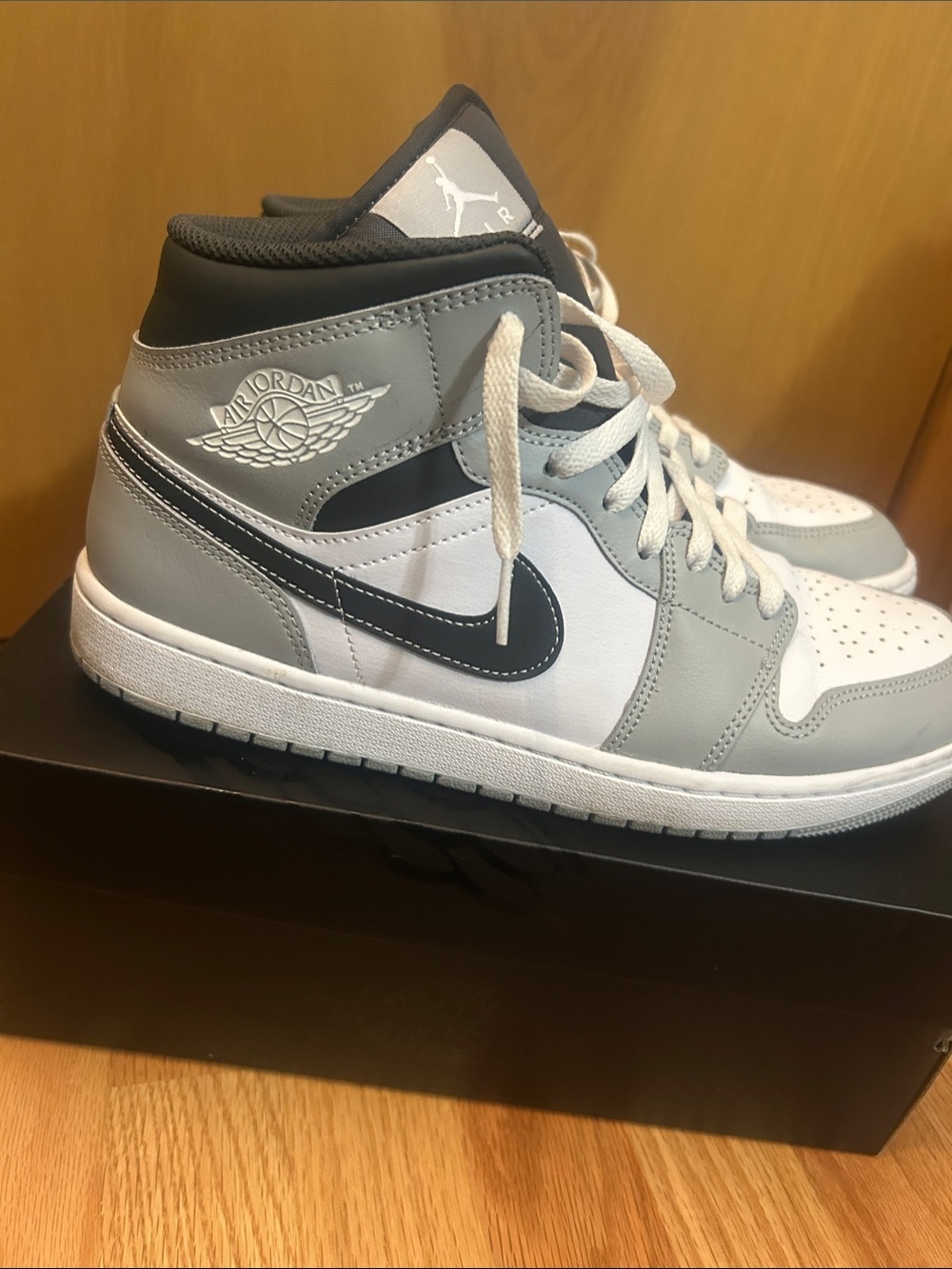 Jordan Mens Air Jordan 1 Mid White Gray Black